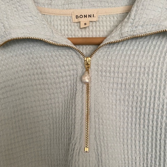 DONNI waffle half zip in SKY / size small - Picture 4 of 6